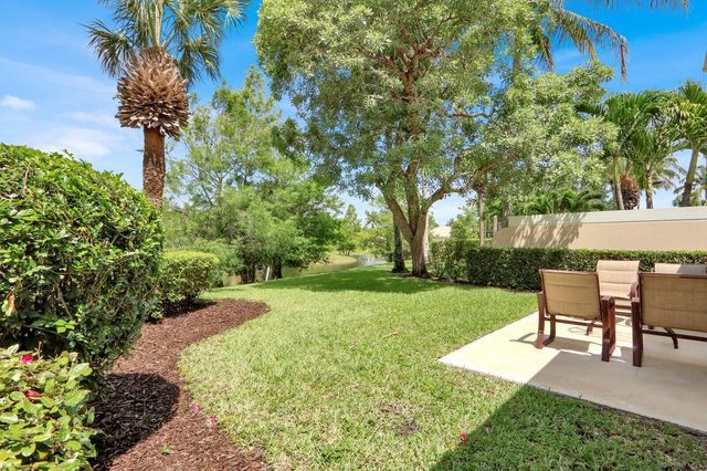 5181 Magnolia Bay Circle, Palm Beach Gardens, FL 33418