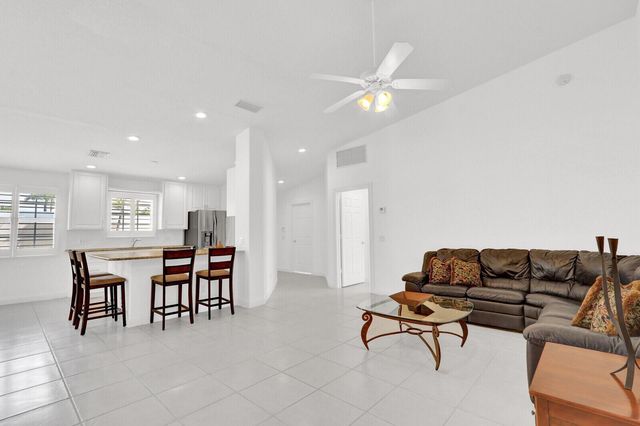 5181 Magnolia Bay Circle, Palm Beach Gardens, FL 33418
