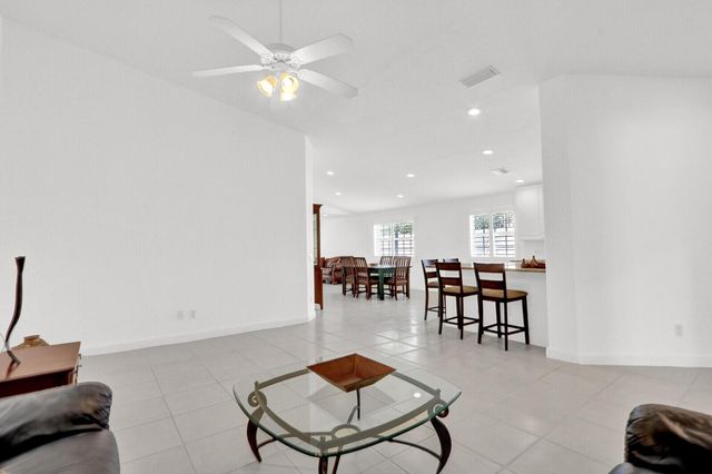 5181 Magnolia Bay Circle, Palm Beach Gardens, FL 33418