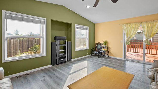 5036 Algiers Ave, Santa Rosa, CA 95409