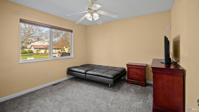 5036 Algiers Ave, Santa Rosa, CA 95409