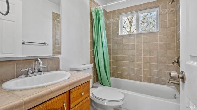 5036 Algiers Ave, Santa Rosa, CA 95409