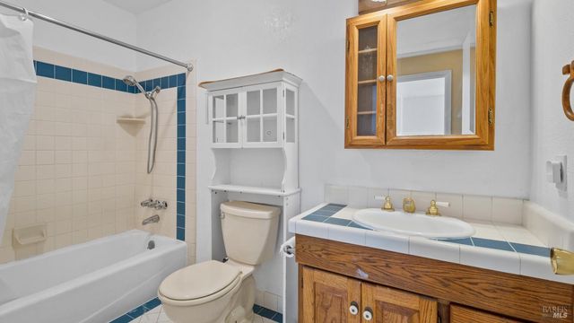 5036 Algiers Ave, Santa Rosa, CA 95409