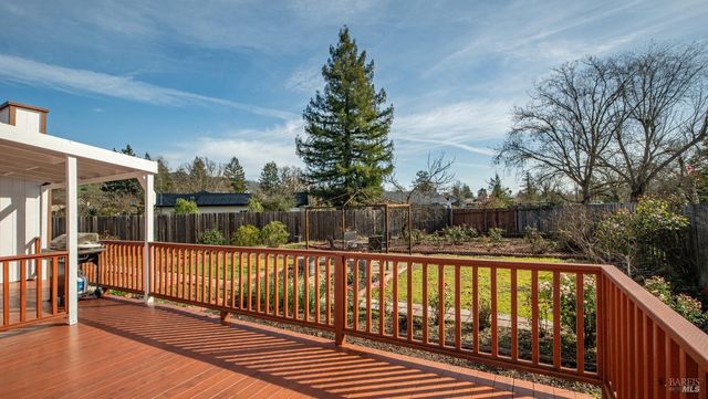 5036 Algiers Ave, Santa Rosa, CA 95409