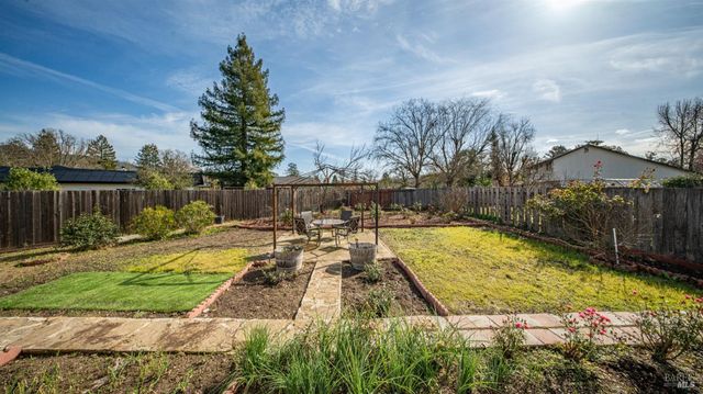 5036 Algiers Ave, Santa Rosa, CA 95409