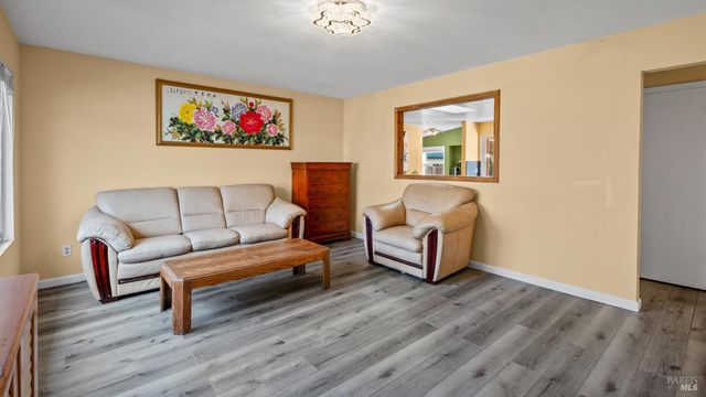 5036 Algiers Ave, Santa Rosa, CA 95409