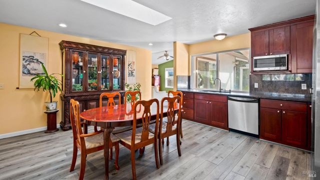 5036 Algiers Ave, Santa Rosa, CA 95409