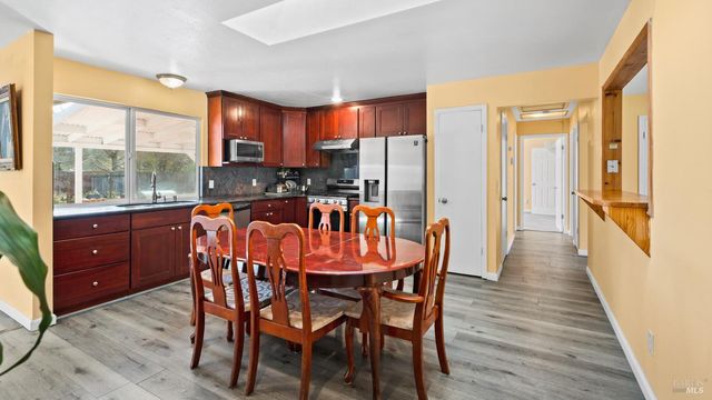 5036 Algiers Ave, Santa Rosa, CA 95409