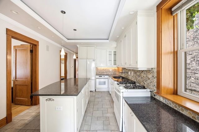 1639 W RASCHER Avenue, Chicago, IL 60640