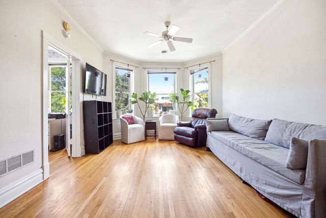 1639 W RASCHER Avenue, Chicago, IL 60640