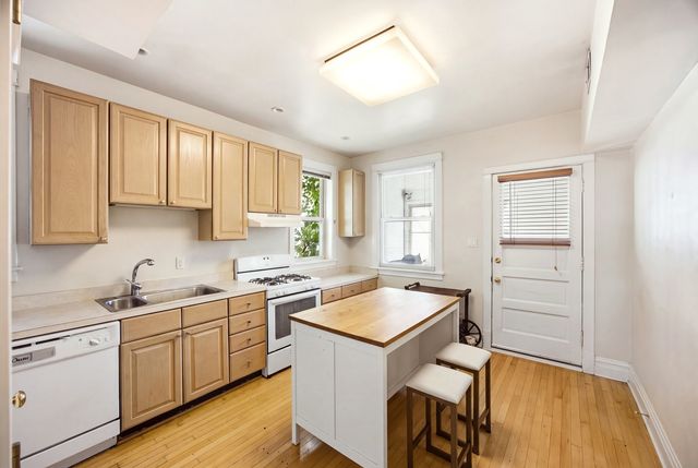 1639 W RASCHER Avenue, Chicago, IL 60640