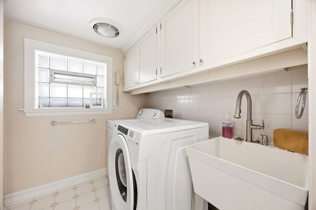 1639 W RASCHER Avenue, Chicago, IL 60640