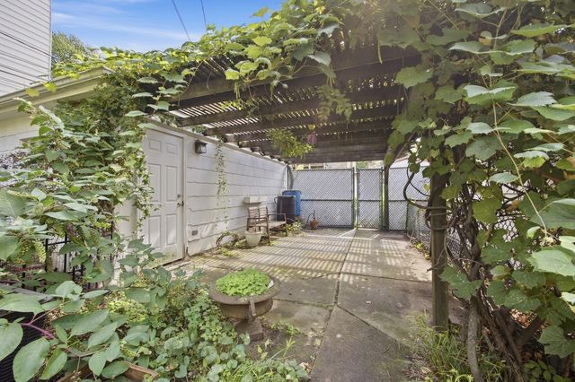 1639 W RASCHER Avenue, Chicago, IL 60640