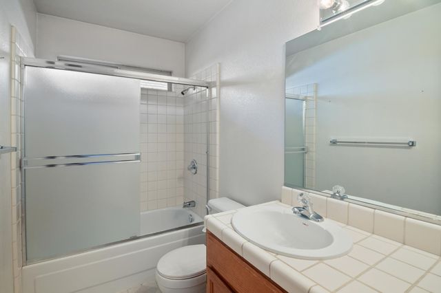 1858 Pontiac St, Oakdale, CA 95361