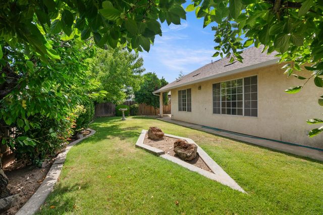 1858 Pontiac St, Oakdale, CA 95361
