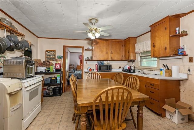 15 Anglin Ln, Shrewsbury, MA 01545
