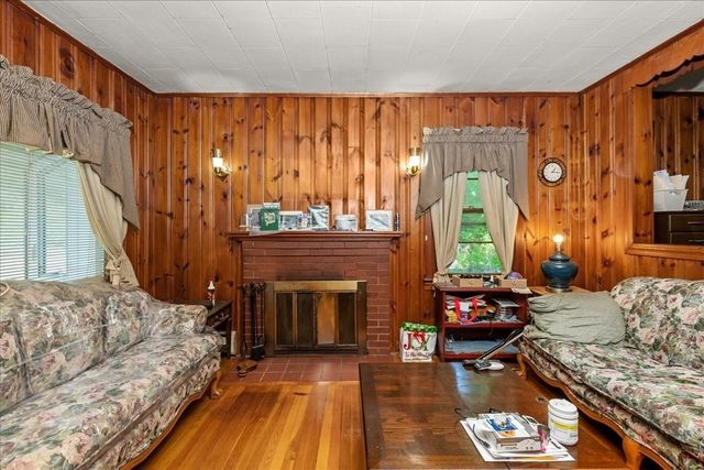 15 Anglin Ln, Shrewsbury, MA 01545