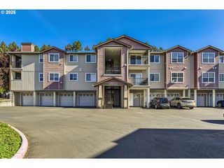 10804 Ne HOLLY St 303, Hillsboro, OR 97006
