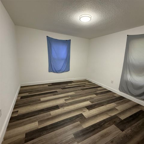 1306 Liveoak Avenue, Corsicana, TX 75110
