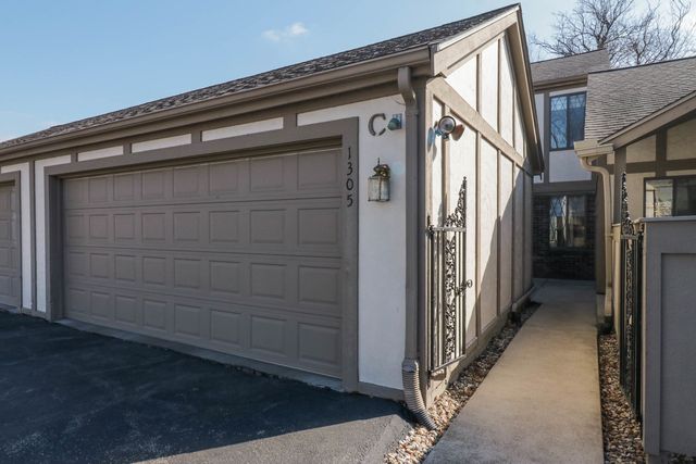 1305 Kingsridge Court C, Normal, IL 61761