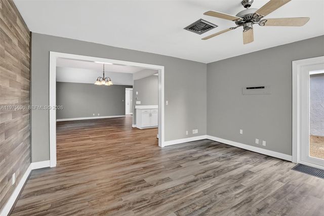 11120 NW 26th Pl, Sunrise, FL 33322