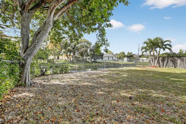 11120 NW 26th Pl, Sunrise, FL 33322