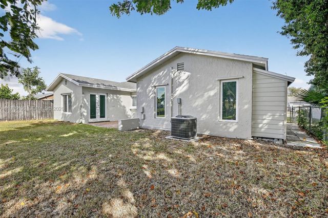 11120 NW 26th Pl, Sunrise, FL 33322