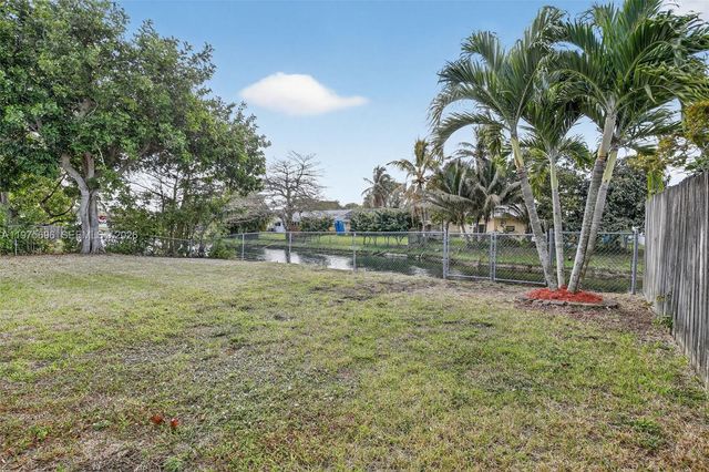 11120 NW 26th Pl, Sunrise, FL 33322