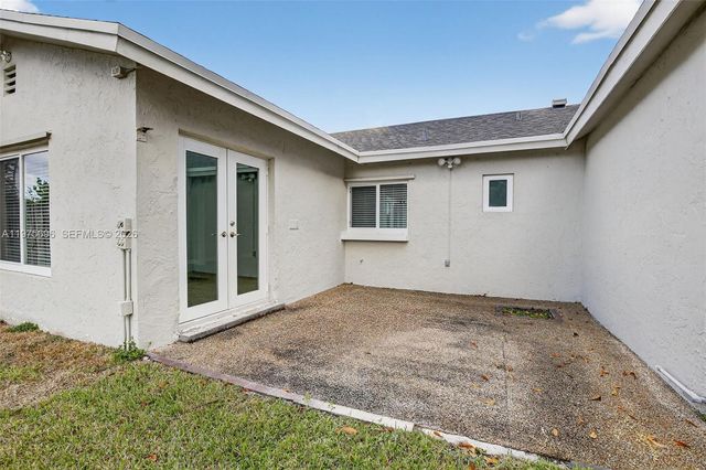 11120 NW 26th Pl, Sunrise, FL 33322