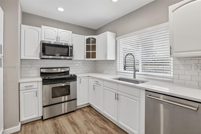 11120 NW 26th Pl, Sunrise, FL 33322