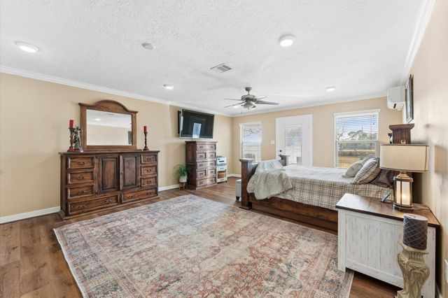 1840 Caroline Street, Dickinson, TX 77539