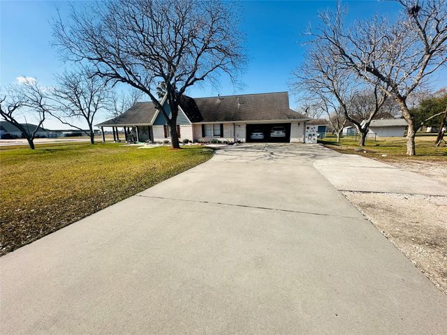 1840 Caroline Street, Dickinson, TX 77539