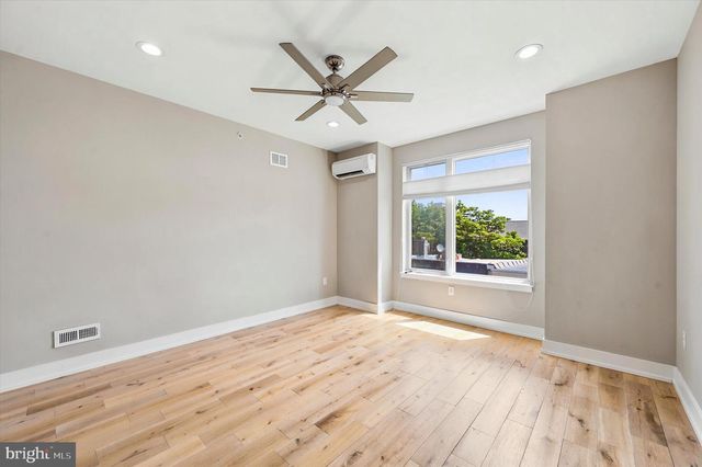 1446 S TAYLOR ST, Philadelphia, PA 19146