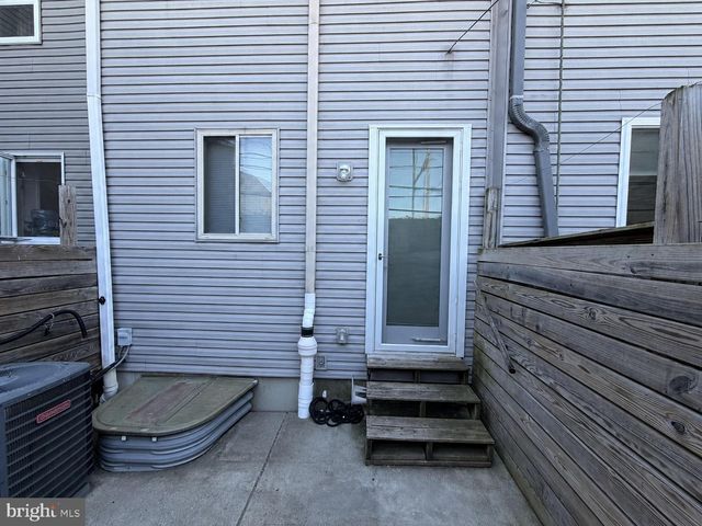 1446 S TAYLOR ST, Philadelphia, PA 19146