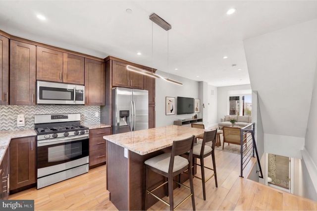 1446 S TAYLOR ST, Philadelphia, PA 19146