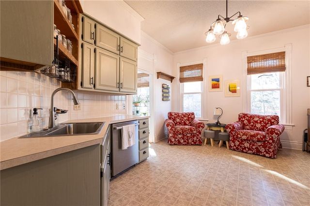 2304 Maple Avenue, Leavenworth, KS 66048