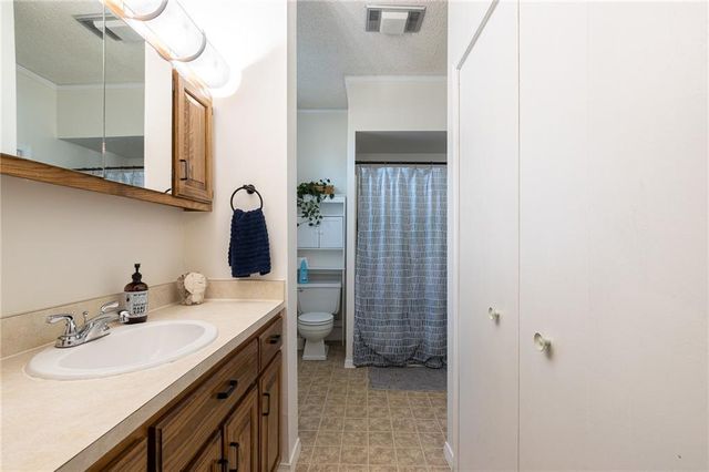 2304 Maple Avenue, Leavenworth, KS 66048