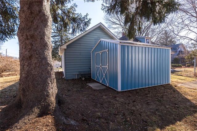 2304 Maple Avenue, Leavenworth, KS 66048