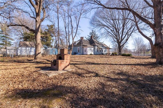 2304 Maple Avenue, Leavenworth, KS 66048