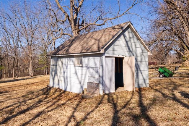 2304 Maple Avenue, Leavenworth, KS 66048