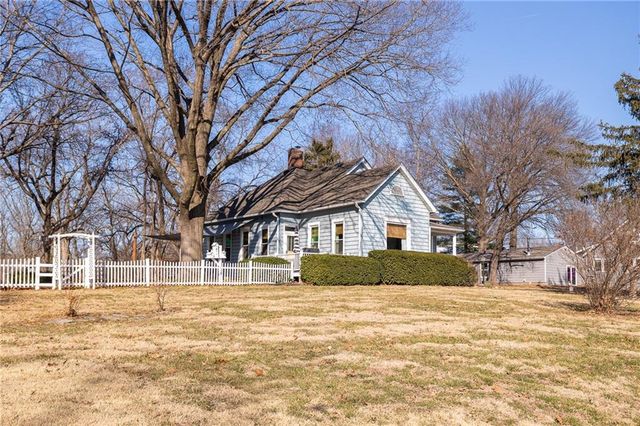 2304 Maple Avenue, Leavenworth, KS 66048