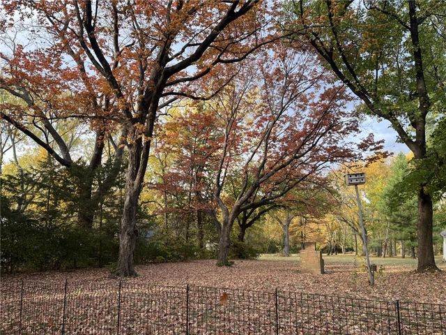 2304 Maple Avenue, Leavenworth, KS 66048