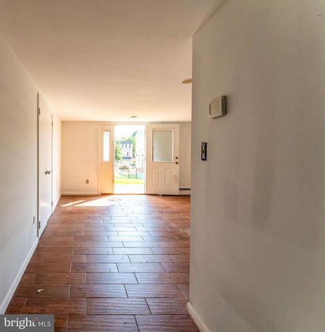 632 CAROLINE DR, Norristown, PA 19401