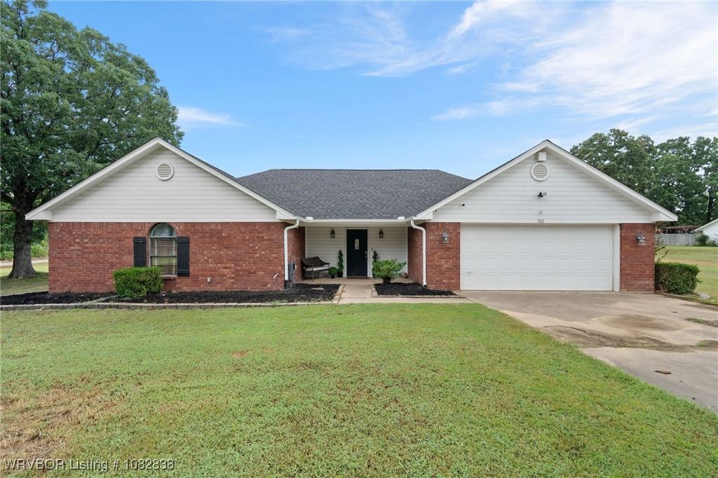 705 Wesley Lane, Muldrow, OK 74948