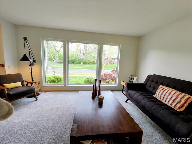 13140 Greenbough Drive, Unincorporated, MO 63146