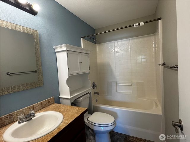 427 Stadium Loop, Napavine, WA 98565