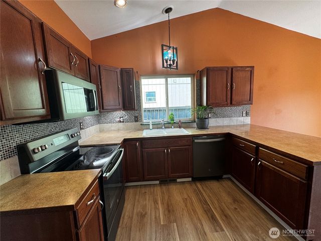427 Stadium Loop, Napavine, WA 98565