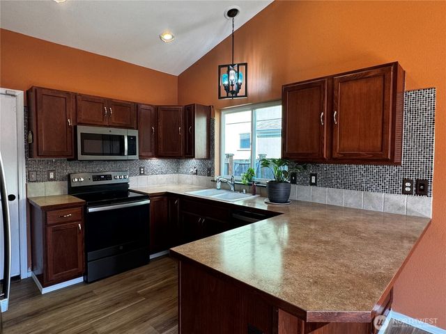 427 Stadium Loop, Napavine, WA 98565