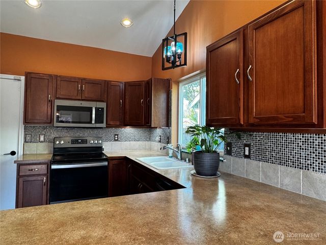 427 Stadium Loop, Napavine, WA 98565