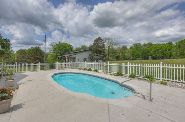 590 Allisona Rd, Eagleville, TN 37060